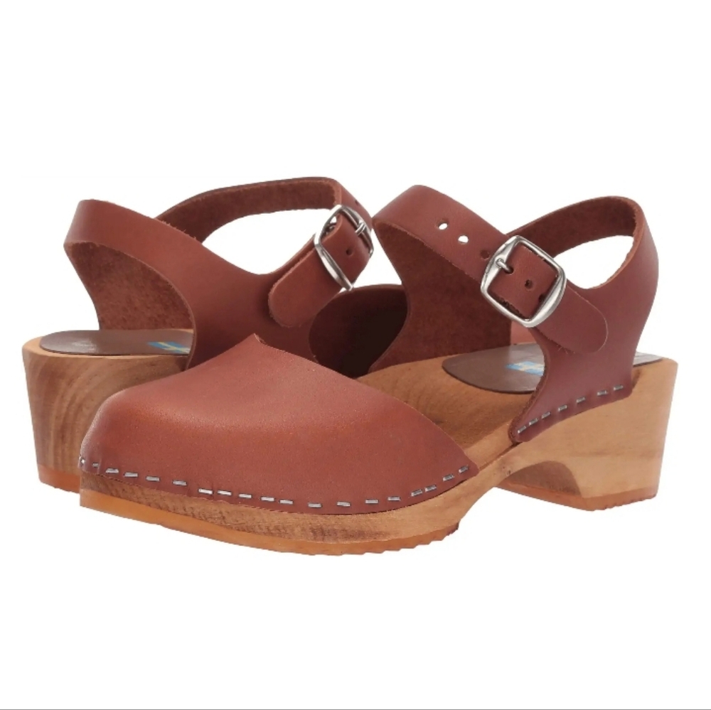 NWOT Mia Sofia Clogs